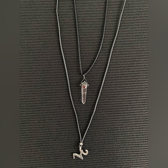 Vintage Boho Style Necklaces for the Capricorn Hammered Metal Crystal Garnet - Picture 6 of 7